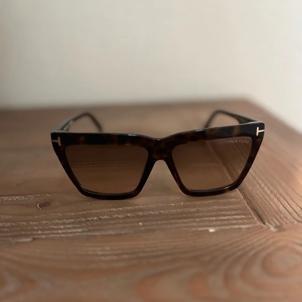 Tom Ford Eden Brown Gradient Cat Eye Tortoise Ladies Sunglasses One Size NWT